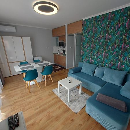 Cafe Relax Apartments Heviz Exterior photo