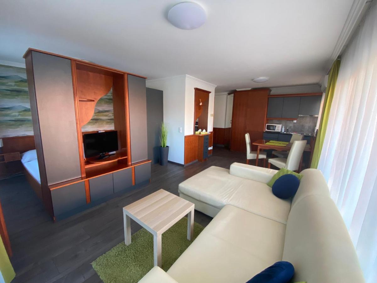 Cafe Relax Apartments Heviz Exterior photo